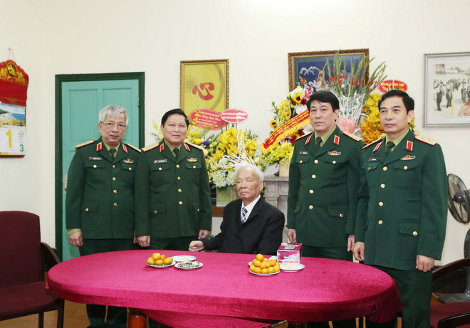 Đoàn Quân ủy Trung ương đến mừng thọ Đại tướng Lê Đức Anh ảnh 1