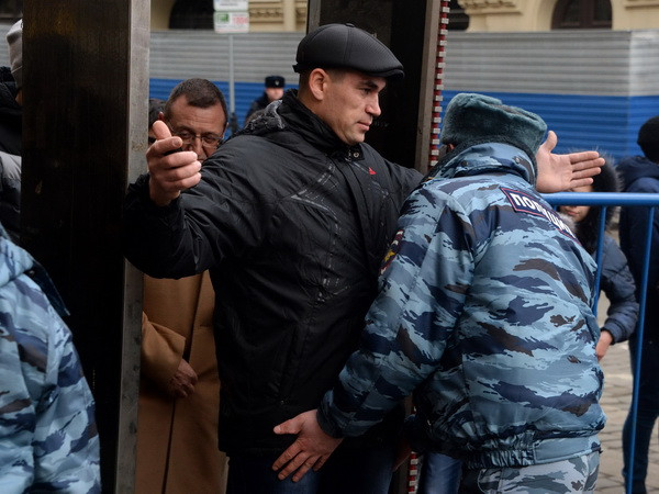 Nga xét xử đạo diễn Ukraine vì âm mưu tổ chức khủng bố ở Crimea ảnh 1