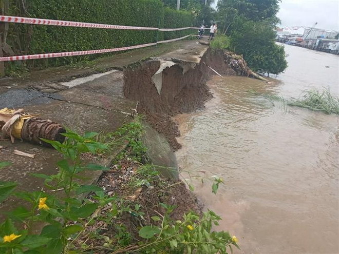 Sạt lở đất bờ sông, kênh, rạch ngày càng phức tạp ở An Giang ảnh 1