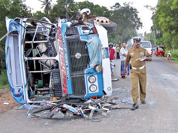 Tai nạn giao thông tại Sri Lanka khiến hàng chục người thương vong ảnh 1