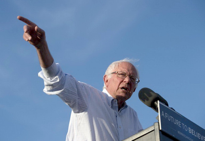 Bầu cử Mỹ: Ông Sanders tuyên bố sẽ bỏ phiếu cho bà Clinton ảnh 1
