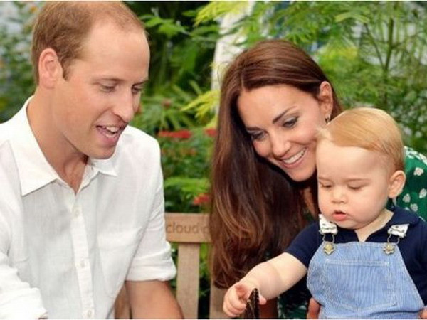 Anh phát hành đồng xu 5 bảng vào dịp Hoàng gia có thành viên mới ảnh 1