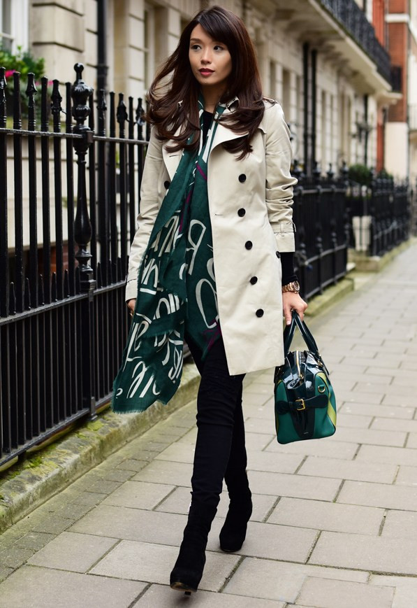 Túi xách Burberry Bee "gây sốt" trong làng thời trang thế giới ảnh 9