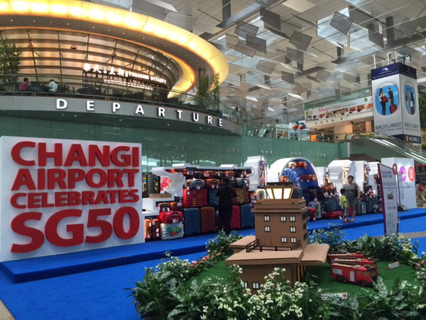 Sân bay Changi trưng bày 50 biểu tượng chào đón du khách ảnh 1