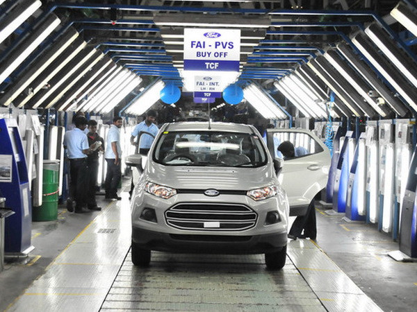 Ford Motor huy động vốn nhằm tăng đầu tư vào công nghệ mới ảnh 1