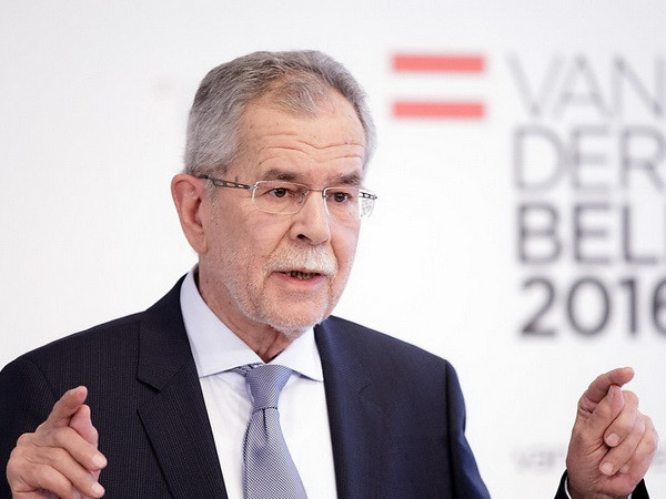 Ông Alexander Van der Bellen được bầu làm Tổng thống Áo ảnh 1