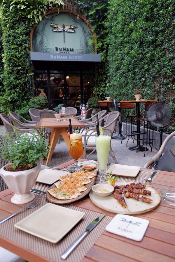 10 quán càphê "sang chảnh" nhất định phải đến ở TP.HCM ảnh 9