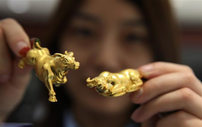 Quan ngại khủng hoảng kinh tế ở Afghanistan, giá vàng thế giới tăng ảnh 1