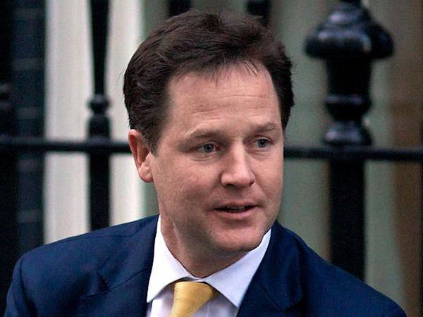 Anh thúc đẩy biện pháp trừng phạt cứng rắn hơn đối với Nga ảnh 1