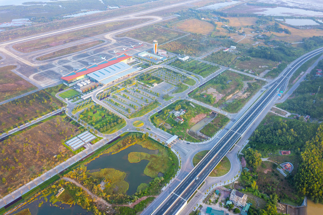 Sân bay quốc tế Vân Đồn do Sun Group đầu tư. Du lịch Quảng Ninh đã bứt phá bằng những sản phẩm mới như thế nào? ảnh 4