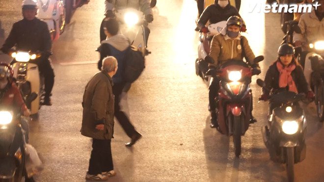 Ý kiến người dân về việc xử phạt người đi bộ vi phạm giao thông ảnh 1