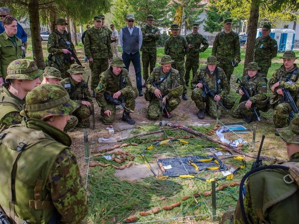 [Video] NATO tiến hành tập trận ở nước láng giềng của Nga ảnh 1