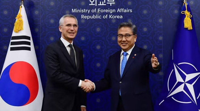 Hàn Quốc và NATO thảo luận tăng cường hợp tác an ninh khu vực ảnh 2