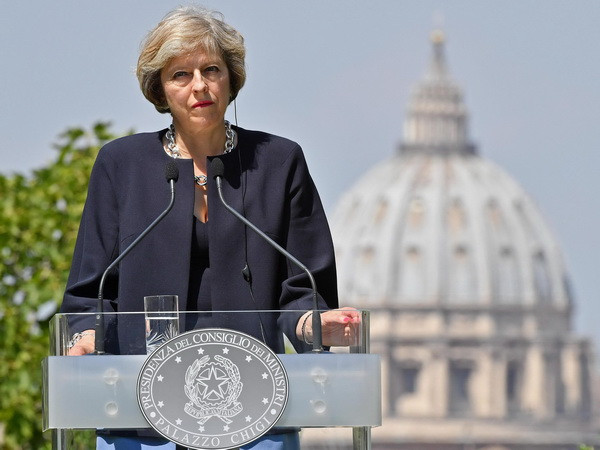 Tổng thống Mỹ có cuộc gặp chính thức đầu tiên với tân Thủ tướng Anh ảnh 1