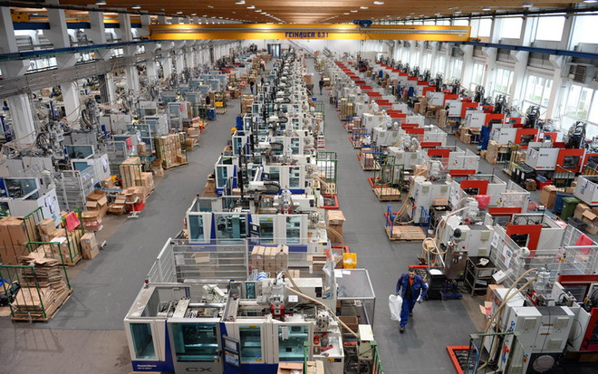 Ngành chế tạo châu Âu suy yếu trước những rủi ro toàn cầu ảnh 1