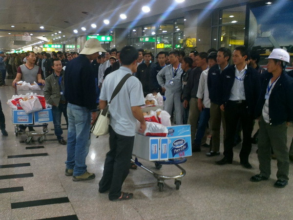 Thêm 38 lao động Việt Nam rời Libya an toàn về nước ảnh 1