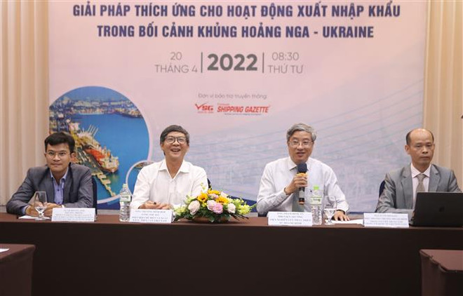 Hoạt động xuất nhập khẩu thích ứng với căng thẳng Nga-Ukraine ảnh 1