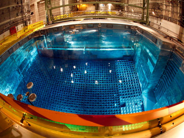 Iran sẽ bán đi một phần lượng nước nặng dư thừa cho Mỹ ảnh 1