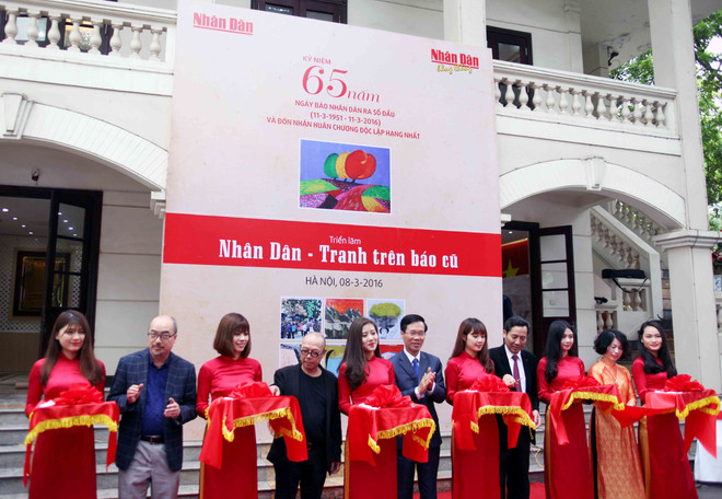 "Tranh trên báo cũ" để nhớ 65 năm Báo Nhân Dân ra số đầu tiên ảnh 2