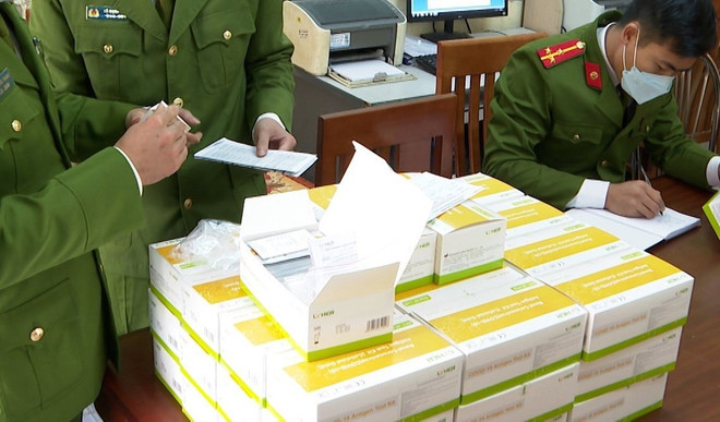 Củng cố hồ sơ, xử lý vụ vận chuyển 1.400 bộ xét nghiệm "trôi nổi" ảnh 1