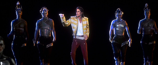 Michael Jackson trên sân khấu lễ trao giải Billboard (Nguồn: Billboard) Michael Jackson "tái xuất" tại lễ trao giải Billboard ảnh 1