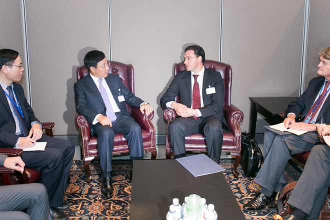 Phó Thủ tướng Phạm Bình Minh gặp ngoại trưởng Bulgaria, Đan Mạch ảnh 1