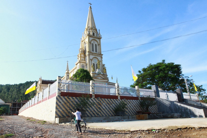 Tỉnh Nghệ An chúc mừng Giáng sinh tại các giáo họ, giáo xứ ảnh 1