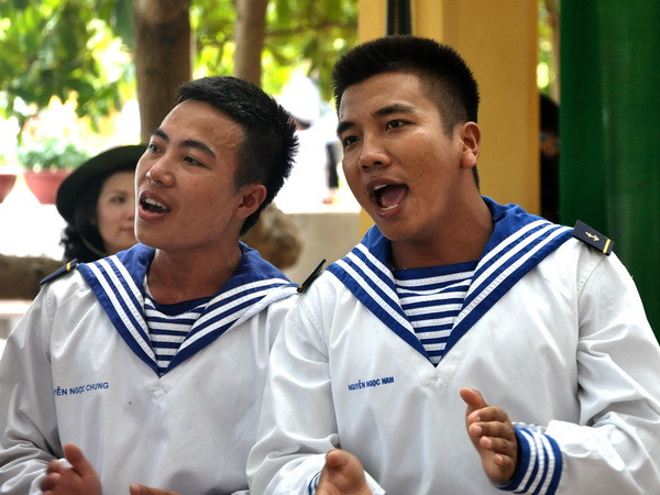 Chiến sĩ Trường Sa "truyền lửa" cho đất liền bằng khúc tráng ca ảnh 1