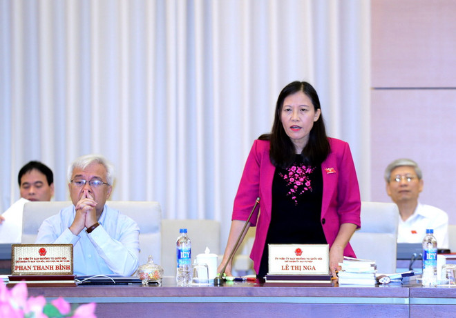 Chủ nhiệm Ủy ban Pháp luật của Quốc hội Lê Thị Nga phát biểu. (Ảnh: Trọng Đức/TTXVN) Thường vụ Quốc hội cho ý kiến về sửa đổi Luật Lý lịch tư pháp ảnh 2