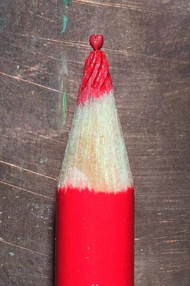 [Photo] Mê mẩn với những tác phẩm nghệ thuật tí hon trên đầu bút chì ảnh 3