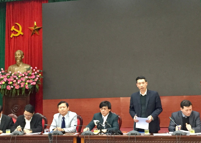 Phó Chủ tịch Ủy ban Nhân dân quận Hà Đông Nguyễn Quang Ngọc thông tin tại buổi họp báo. (Ảnh: Nguyễn Thắng/TTXVN) Hà Nội làm rõ thông tin cưỡng chế khu vực Công viên nước Thanh Hà ảnh 1