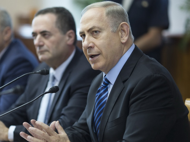 Thủ tướng Israel Benjamin Netanyahu trong cuộc họp nội các ở Jerusalem ngày 6/11. (Nguồn: AFP/TTXVN) Thủ tướng Israel giận dữ trước bài phát biểu của ông Kerry ảnh 1