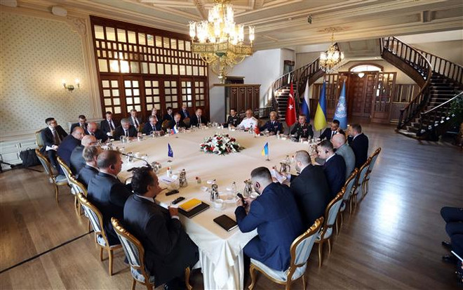 Toàn cảnh cuộc đàm phán về xuất khẩu ngũ cốc của Ukraine giữa đại diện Nga, Ukraine, Thổ Nhĩ Kỳ và Liên hợp quốc tại Istanbul (Thổ Nhĩ Kỳ) ngày 13/7/2022. (Ảnh: THX/TTXVN) Hungary kêu gọi EU đề ra chiến lược mới giải quyết xung đột ở Ukraine ảnh 1