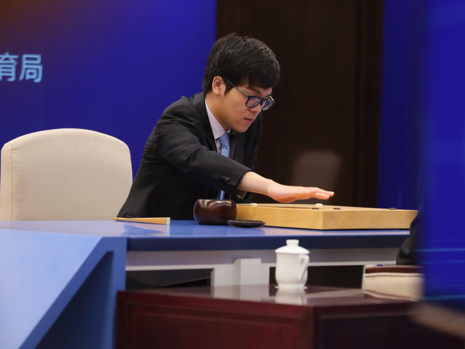 Máy tính trí tuệ nhân tạo Google đánh bại nhà vô địch thế giới cờ vây ảnh 1