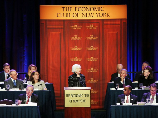 Fed quyết định giữ nguyên mức lãi suất siêu thấp như dự báo trước ảnh 1