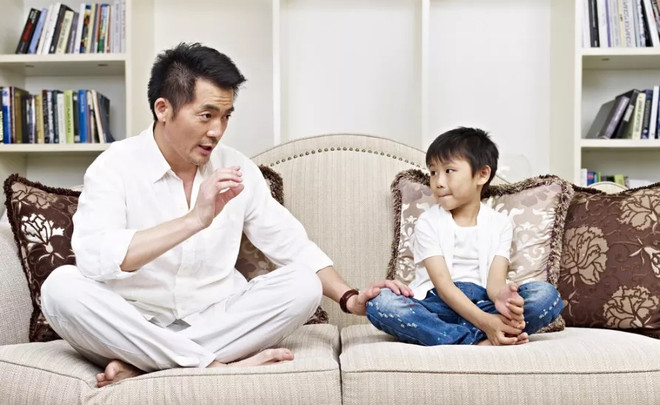 Vì sao cha mẹ phải "uốn lưỡi bảy lần" trước khi dạy con? ảnh 1