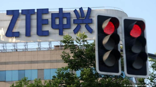 ZTE mất 7 tỷ USD giá trị sau khi Thượng viện Mỹ siết chặt cấm vận ảnh 1