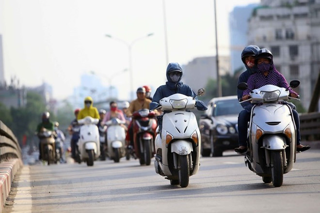 Bắc và Trung Bộ nắng nóng 38 độ C, vùng biển phía Nam mưa dông mạnh ảnh 1