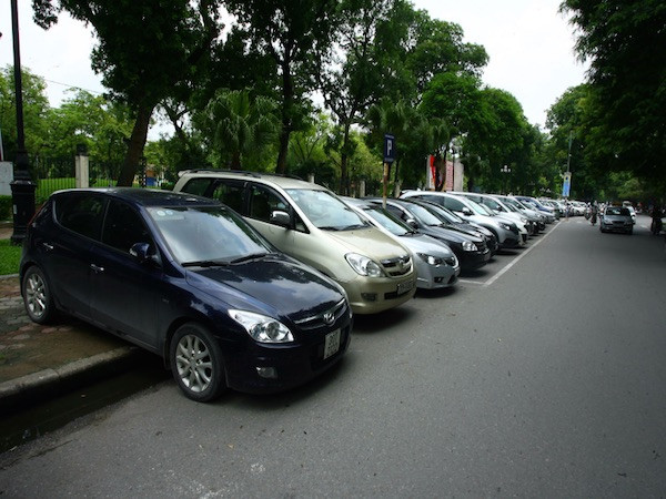 Cảnh báo chiêu trốn thuế với ôtô nhập khẩu theo dạng biếu, tặng ảnh 1