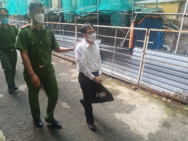 Bị cáo Diệp Dũng sau phiên tòa sơ thẩm. (Nguồn: laodong.vn) Y án 2 năm tù đối với nguyên Chủ tịch Hội đồng quản trị Saigon Co.op ảnh 1