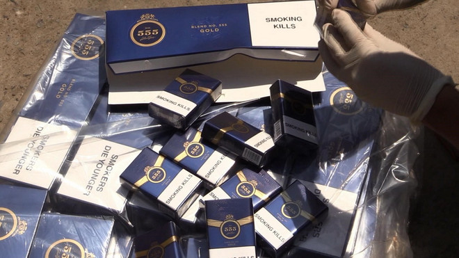 Phát hiện và bắt giữ ôtô vận chuyển gần 2.500 bao thuốc lá lậu ảnh 1