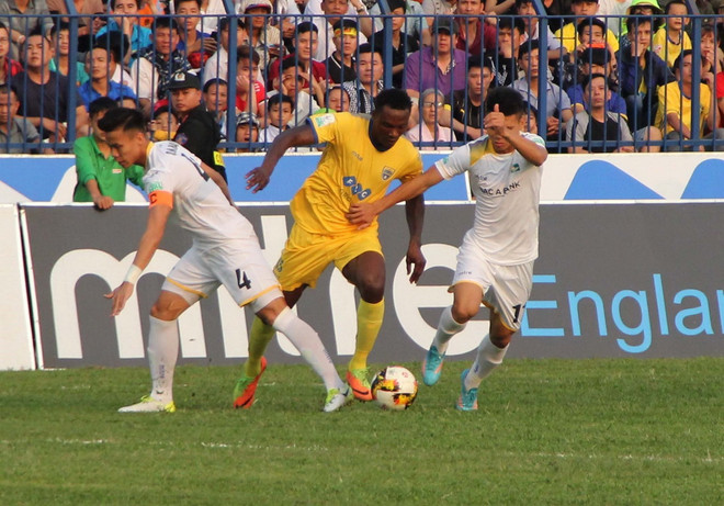 V-League: FLC Thanh Hóa nhọc nhằn vượt qua Sông Lam Nghệ An ảnh 1