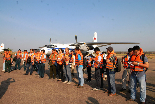 Vụ máy bay mất tích: Tạo điều kiện thuận lợi cho báo chí ảnh 1