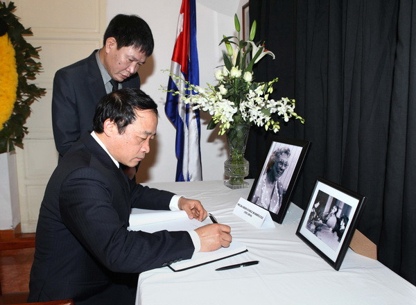 Sứ quán Cuba mở sổ tang tưởng niệm nữ Anh hùng Moncada ảnh 2