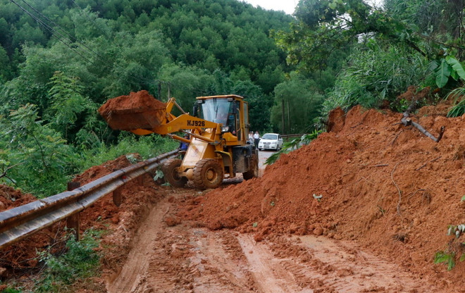 Hệ thống đường bộ bị thiệt hại gần 270 tỷ đồng do bão số 3 ảnh 1