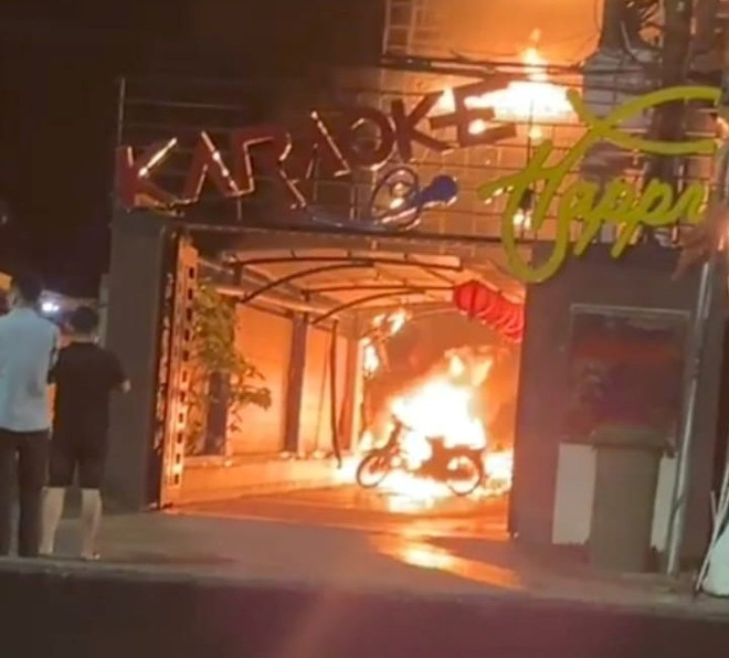 Điều tra nguyên nhân vụ cháy quán karaoke ở tỉnh Tây Ninh ảnh 1