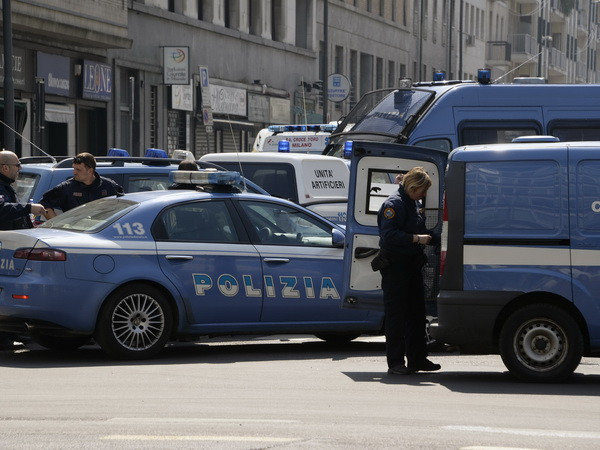 [Video] Cảnh sát Italy bắt được kẻ xả súng ở Tòa án Milan ảnh 1