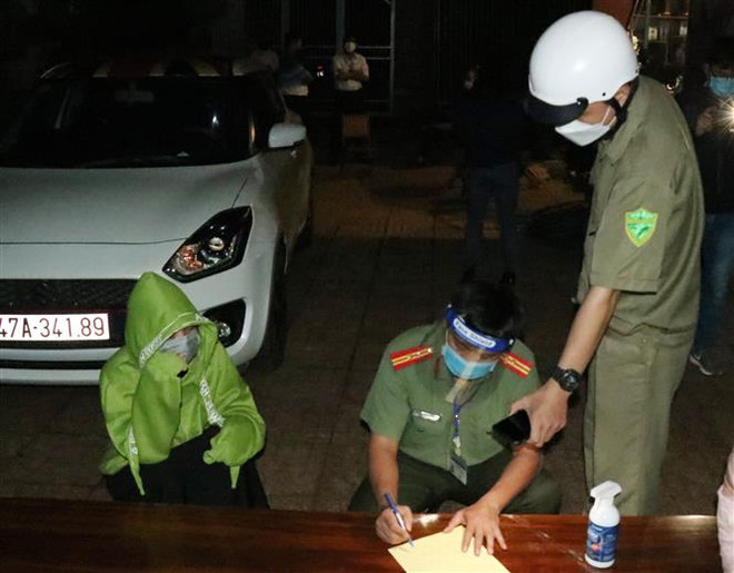 Đắk Lắk: Đình chỉ Chủ tịch phường do thiếu trách nhiệm phòng dịch ảnh 1