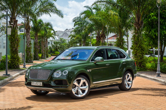 Ngắm chiếc Bentayga W12 Bespoke duy nhất tại Việt Nam ảnh 1