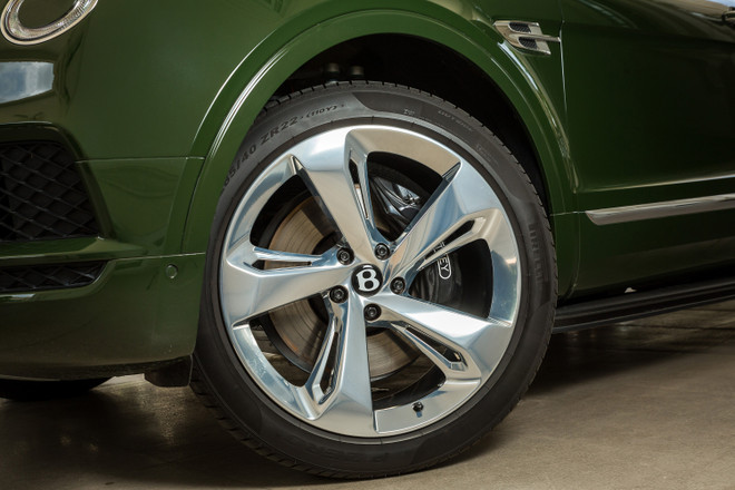 Ngắm chiếc Bentayga W12 Bespoke duy nhất tại Việt Nam ảnh 3